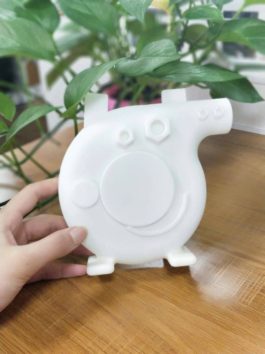 Công nghệ in 3D chất lỏng SLA / Sản phẩm siêu mịn, chất lượng cao. Đáp ứng nhu cầu về sản phẩm yêu cầu độ mịn cao, kích thước lớn, tốc độ ra hàng nhanh.